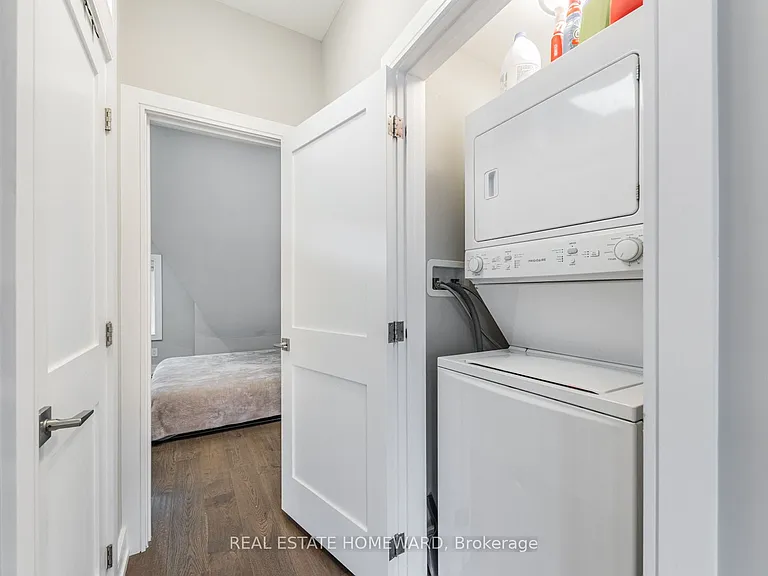 133 Cowan Ave #UPPER — Photo 26