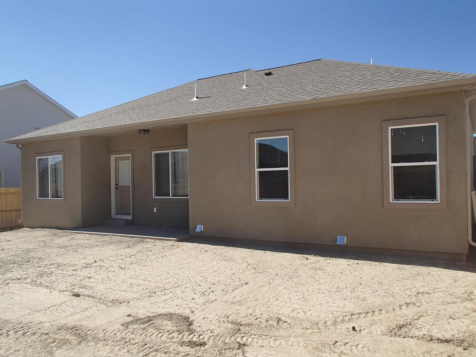 3 bed, 1123 sqft, $2,000 — Photo 4