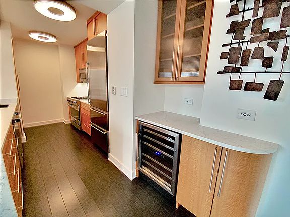 5th image of 1965 Broadway APT 14F