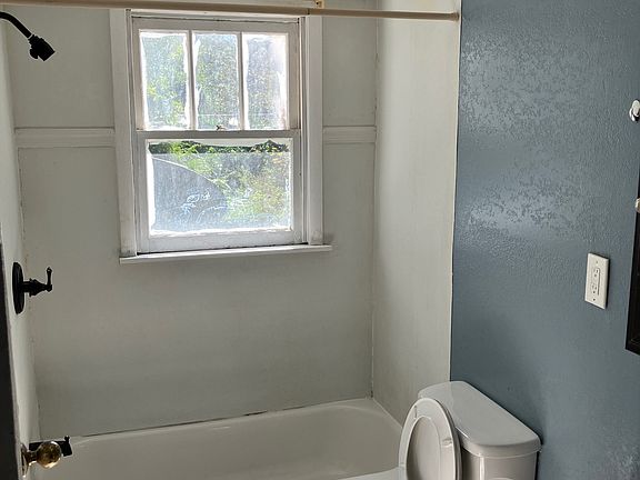 5th image of 430 E 23rd St #430