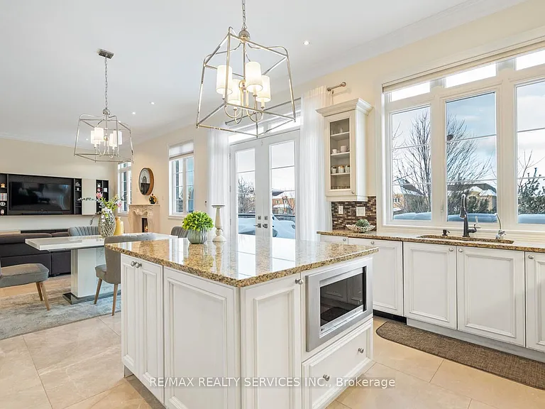 9 Interlacken Dr — Photo 16
