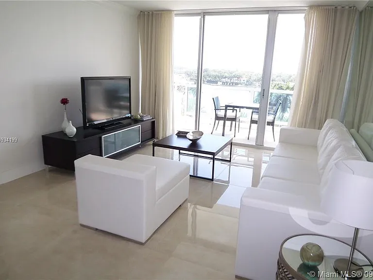5161 Collins Ave #806 — Photo 5