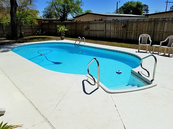 2nd image of 3056 NE 31st Pl