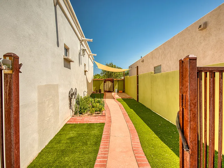 3744 E Calle Barcelona — Photo 30