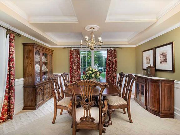5th image of 3228 Turnberry Cir