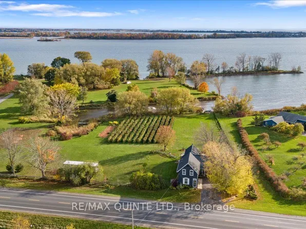 15775 Loyalist Pkwy, Prince Edward County, ON K0K 1G0