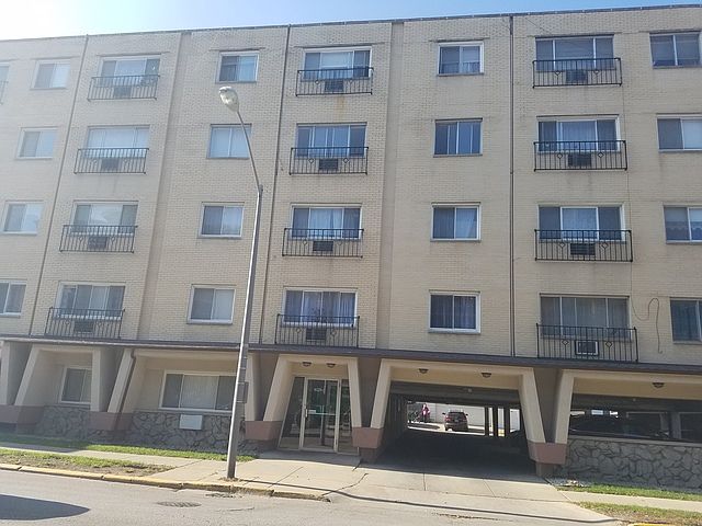 1st image of 2920 N Harlem Ave APT 3A