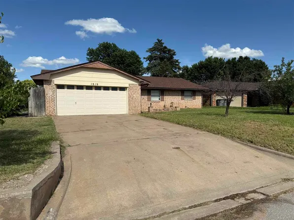 1819 NW Crosby Park Cir, Lawton, OK 73505