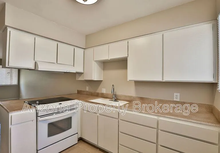 2323 S College Ave #2 — Photo 5