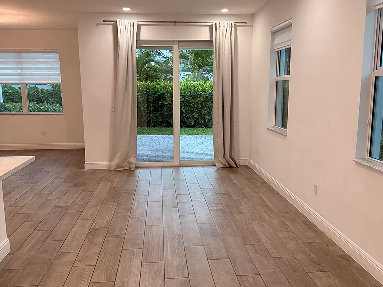 562 Parsons Way — Photo 9