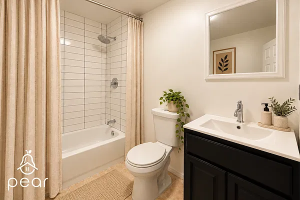 Bathroom, photo 1