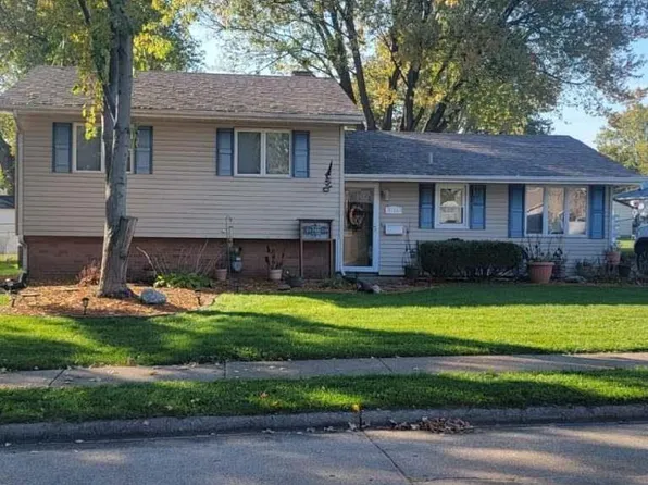 3716 Pacific St, Davenport, IA 52806