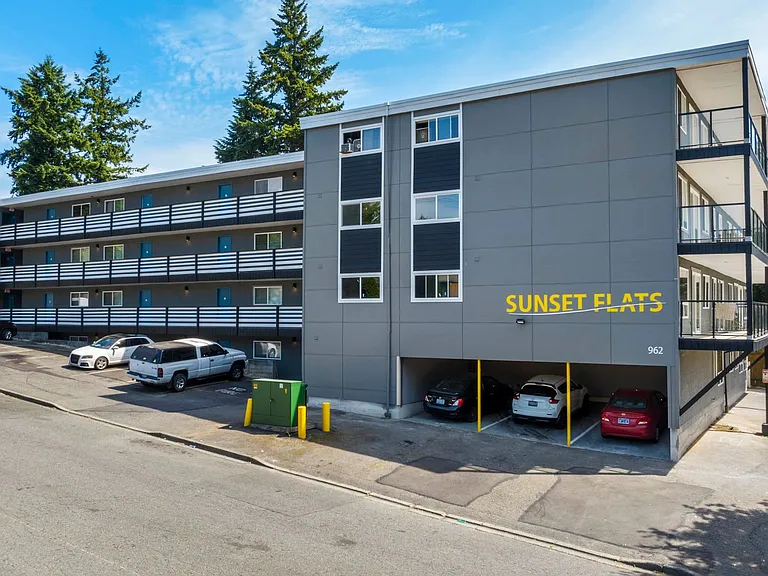 Sunset Flats — Photo 7