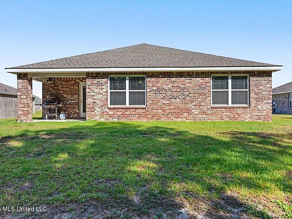 2nd image of 1024 Enclave Cir