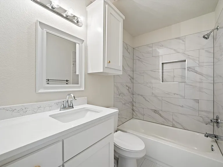 5718 Cancun Dr — Photo 16