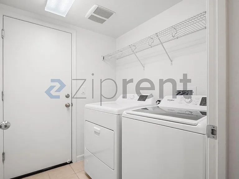 1611 Summer Ln — Photo 32