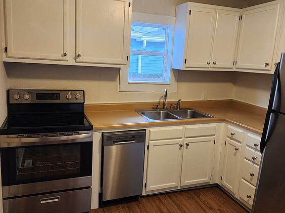 3rd image of 653 N Luett Ave