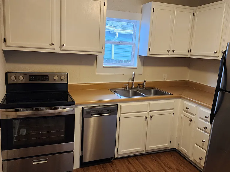 653 N Luett Ave — Photo 3