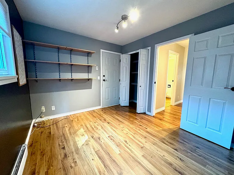 1032 Cornwall Dr — Photo 17