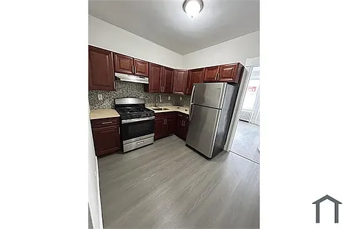 147 Beech St Photo 1