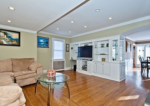4th image of 112 Crocus Ave