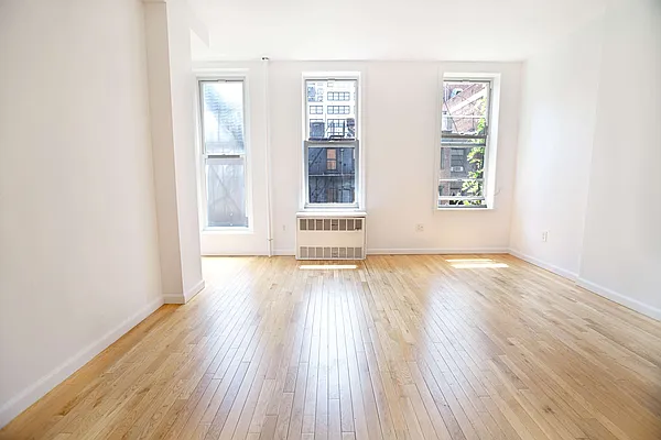 Rented by Avenues Real Estate | media 14