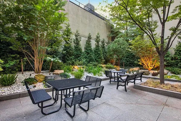 Rented by Compass | media 20