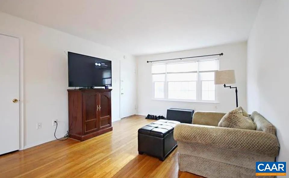 2 bed, 1.0 bath, 781 sqft, $1,450 — Photo 2