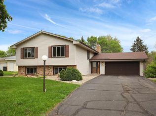 9725 Rich Curv, Bloomington, MN 55437
