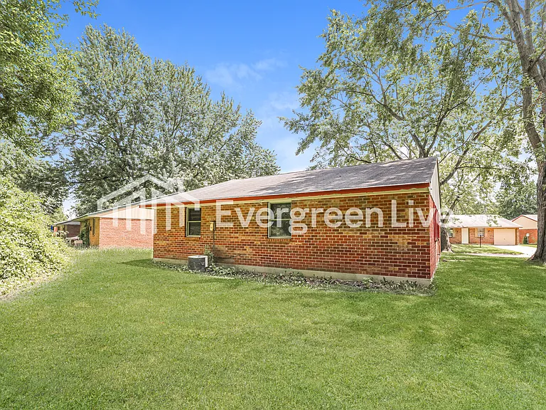 8199 Mount Charles Dr — Photo 15