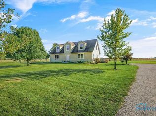 8651 Dowling Rd, Perrysburg, OH 43551