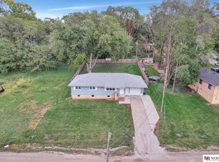 6411 N 49th St, Omaha, NE 68104