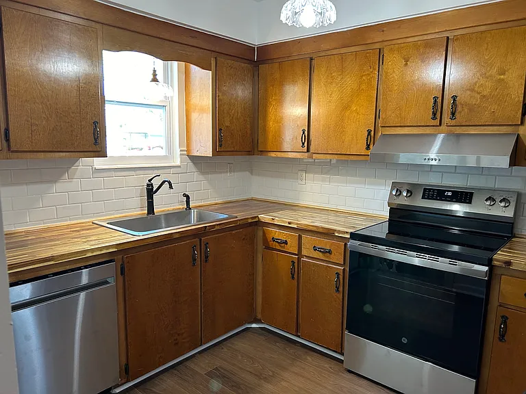 Kitchen, New appliances and countertop