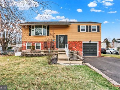 1011 Lakeview Ter, Pennsburg, PA, 18073