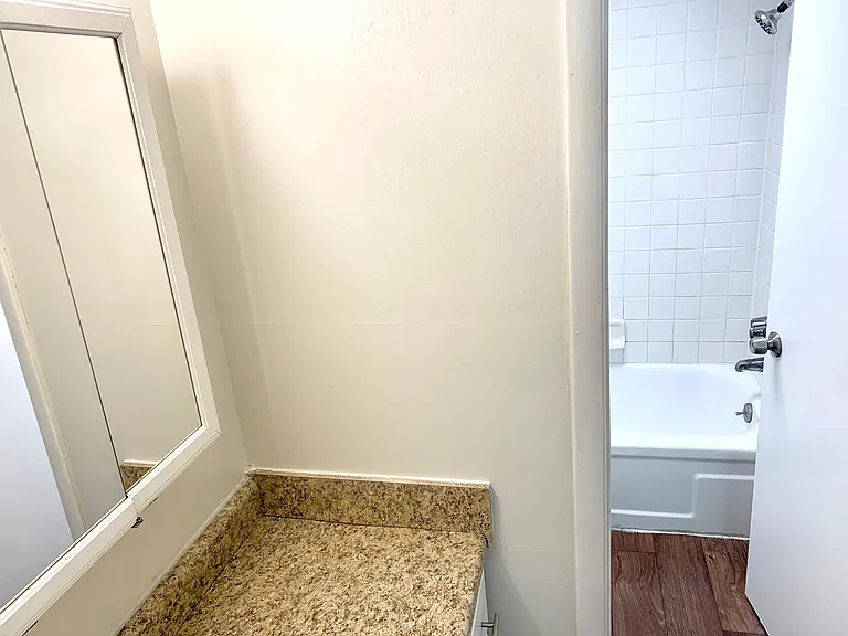 243 Crest St #5 — Photo 9