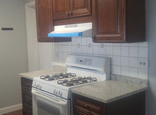 333 Mallard Ct, Vernon Hills, IL 60061