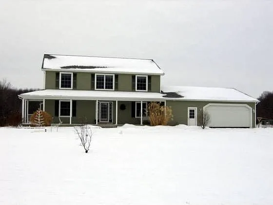 8763 Wabasis Ave NE photo 1