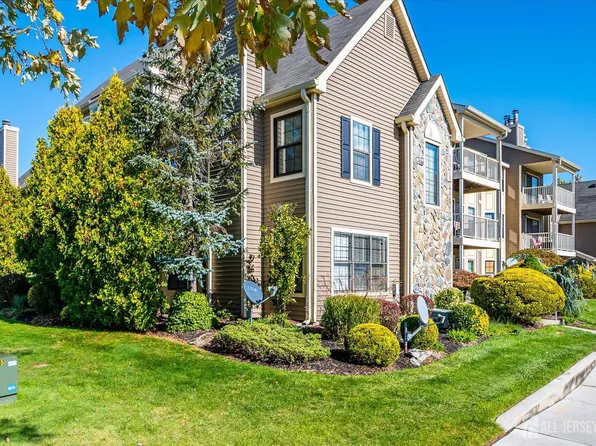 23 Lear Ct, East Brunswick, NJ 08816