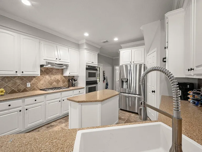 4218 Leaflock Ln — Photo 14