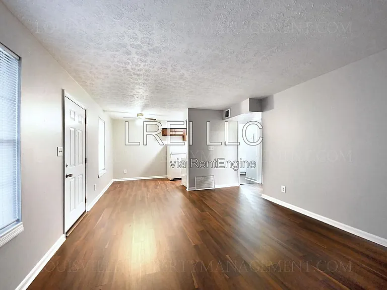 160 W Blue Lick Rd #4 — Photo 2