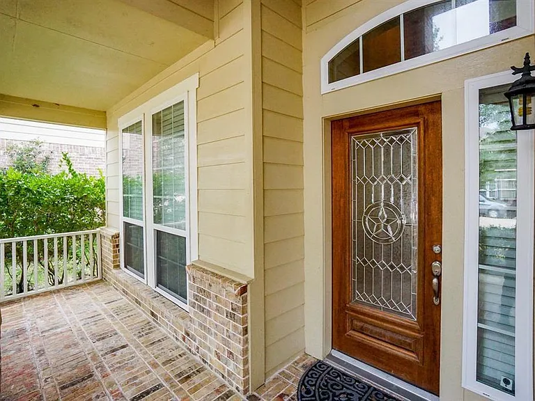 3211 London Ln — Photo 2