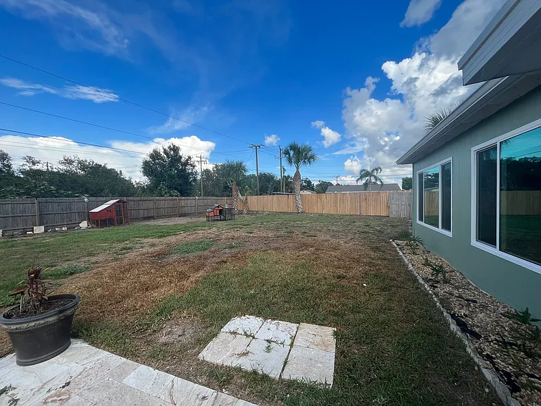 310 Dorchester Dr — Photo 24
