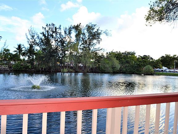 2nd image of 1200 NE Miami Gardens Dr APT 419W