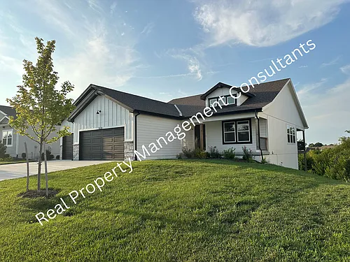 1628 SW Buckthorn St Photo 1 1628 SW Buckthorn St Photo 1