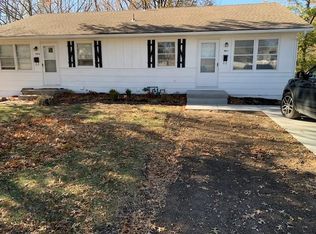 404 NW Central St #B, Lees Summit, MO 64063