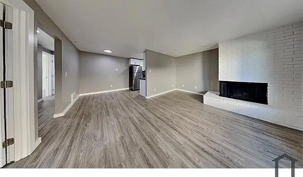 1105 S Woodlawn St — Photo 12