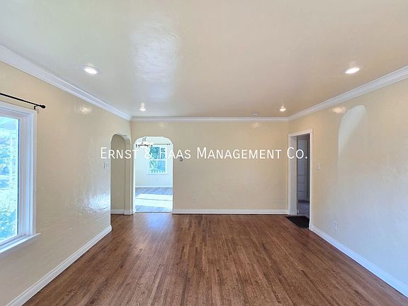 3rd image of 5589 Lemon Ave
