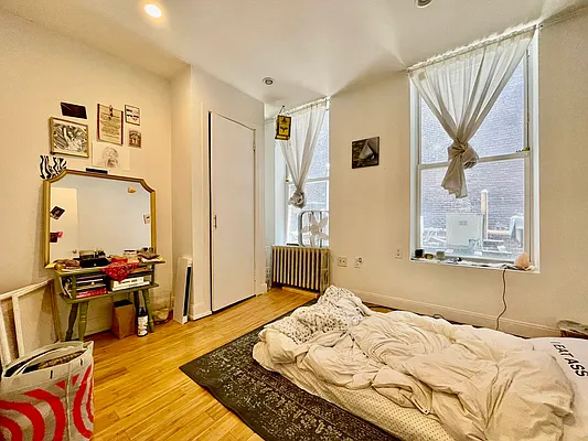 Rented by J Misrahi Realty Corp | media 9