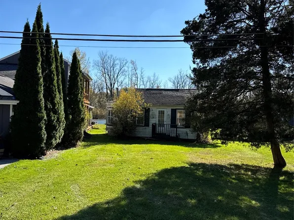 1003 Vollmers St, Commerce Township, MI 48390
