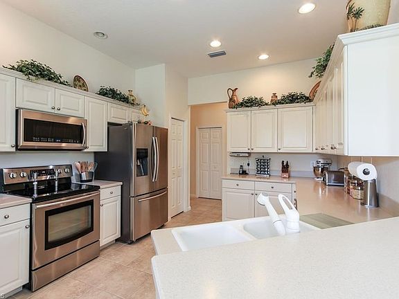 Kitchen Area w/Stainless Steel Appliances